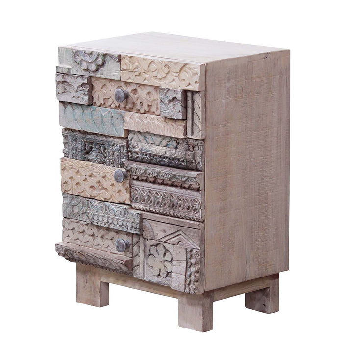 Indian dresser Ainur