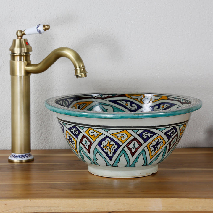 Ceramic washbasin for the bathroom
