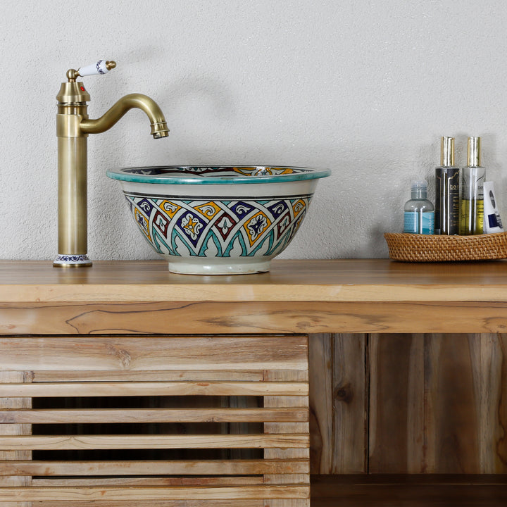 Ceramic washbasin for the bathroom