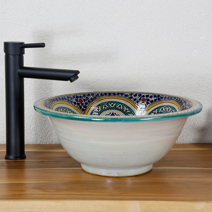 Ceramic washbasin for the bathroom