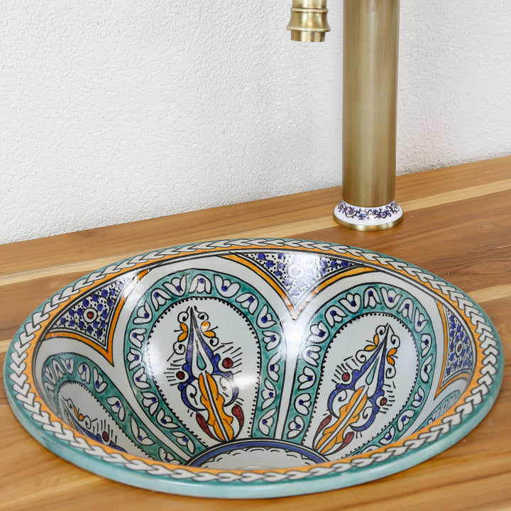 Ceramic sink for the bathroom