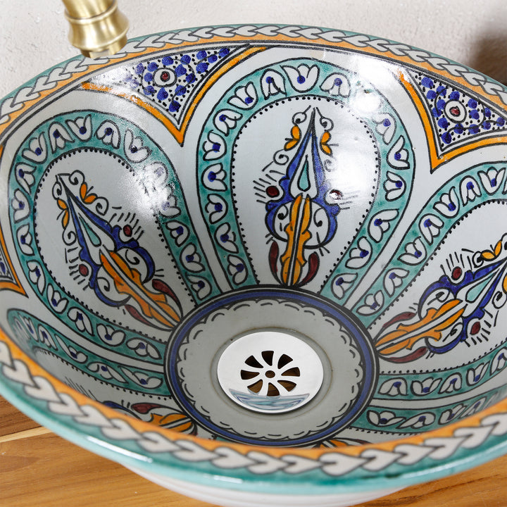 Ceramic sink for the bathroom