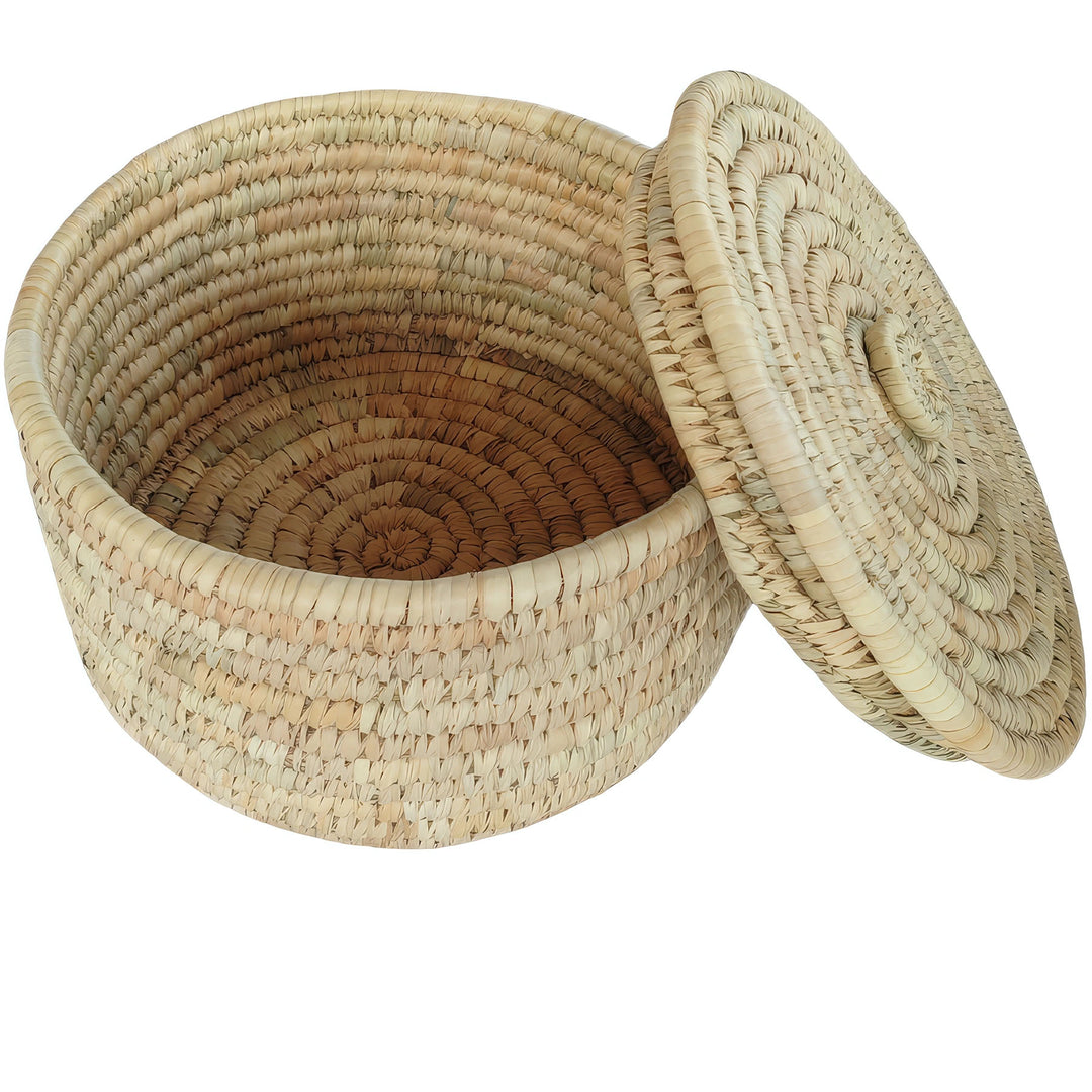 Round storage basket made of palm leaves with a 15-liter capacity, a hinged lid, and a visible interior.