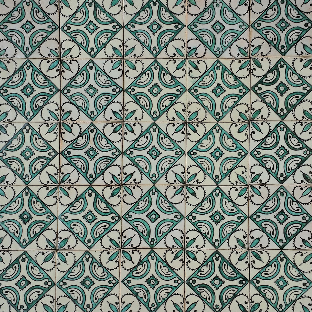Hand-painted tile – boho ornamentation