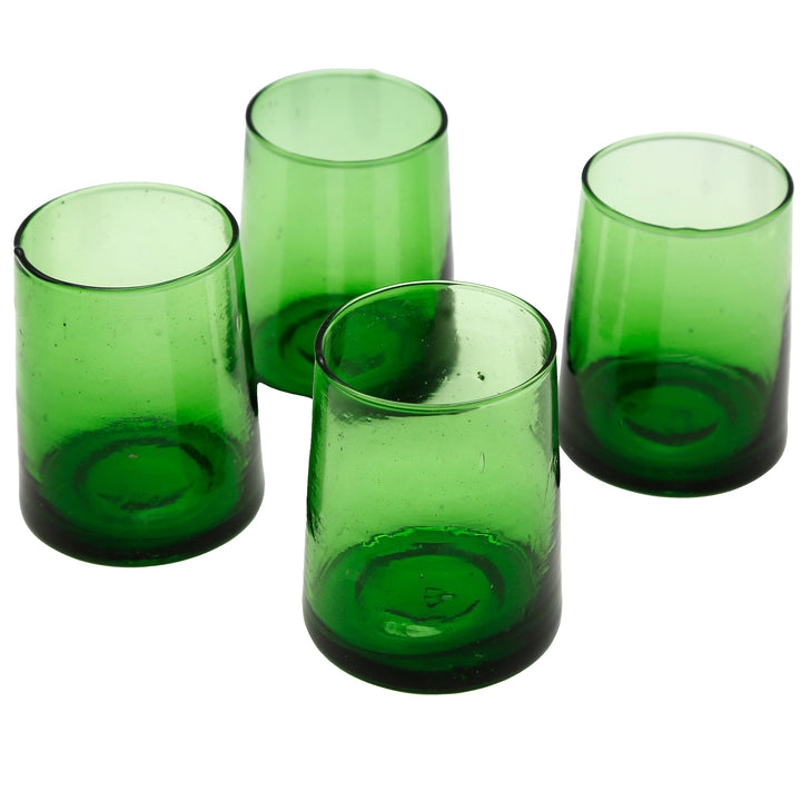 Green glass with a handmade structure - ideal as a latte macchiato glass