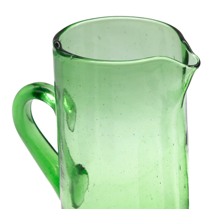 Carafe with 1 liter volume - harmonious shape & bright green color